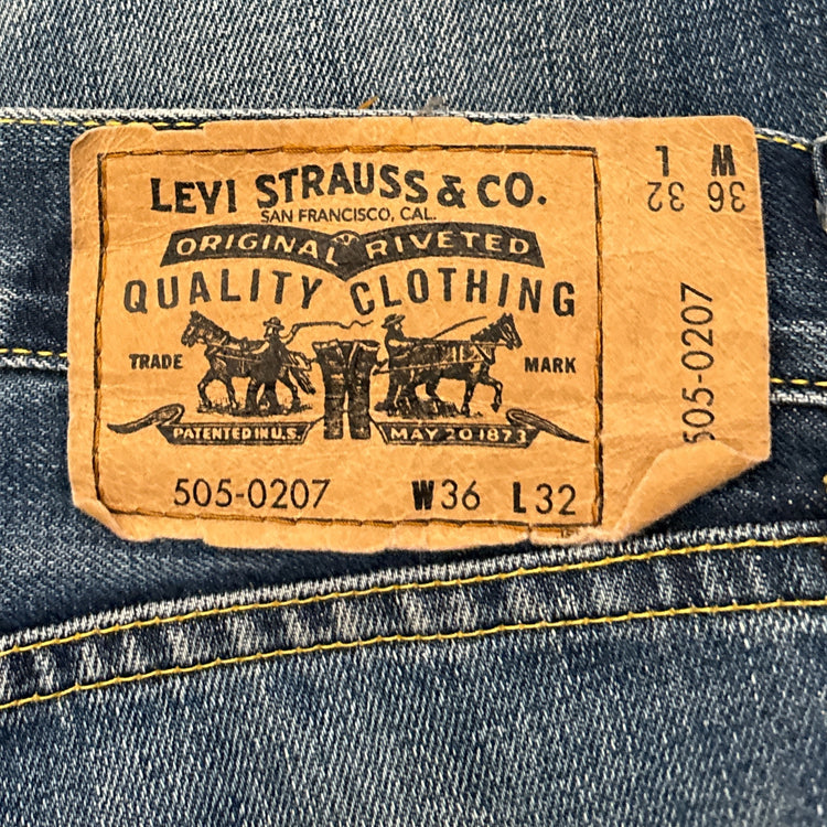 Levis