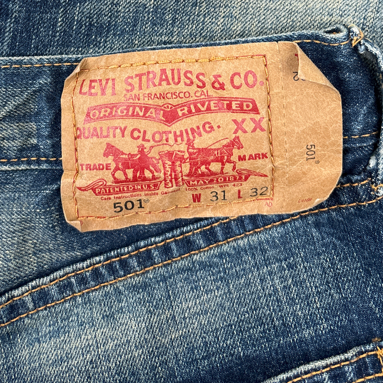 Levis