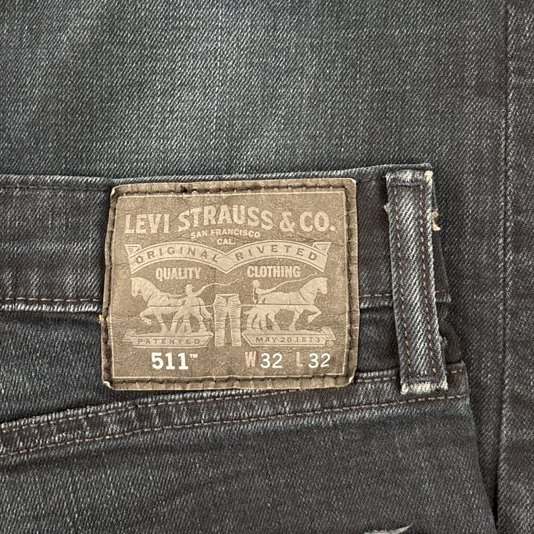 Levis